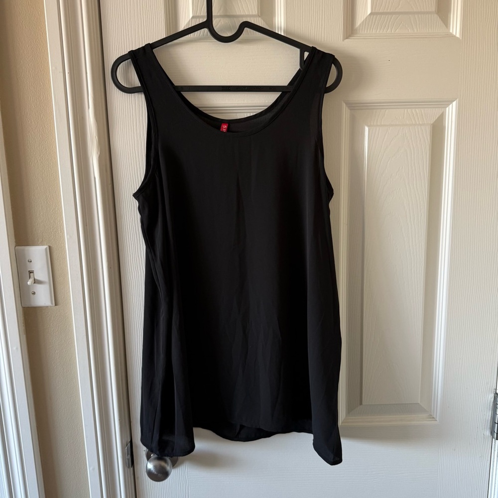 SPANX Perfect Length Top/Sleeveless Chiffon Blouse in Black Size Small